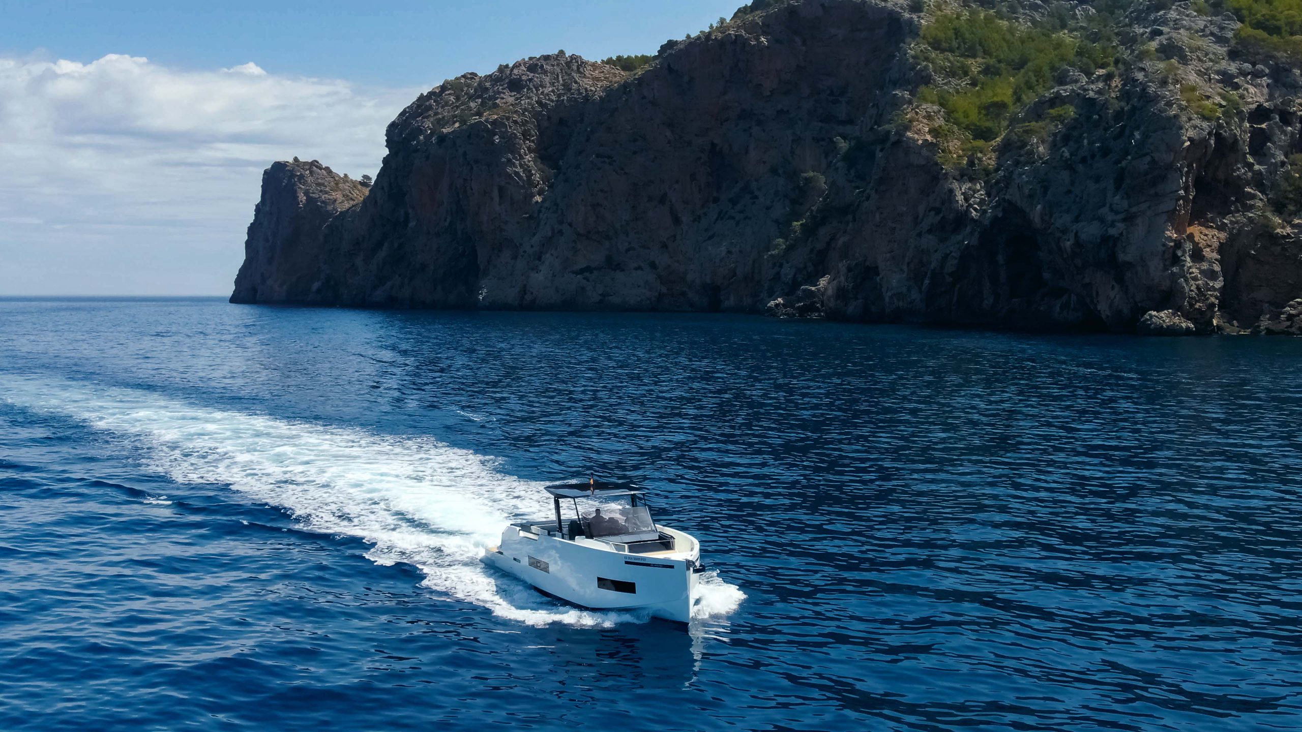 DeAntonioYachts_D50_18