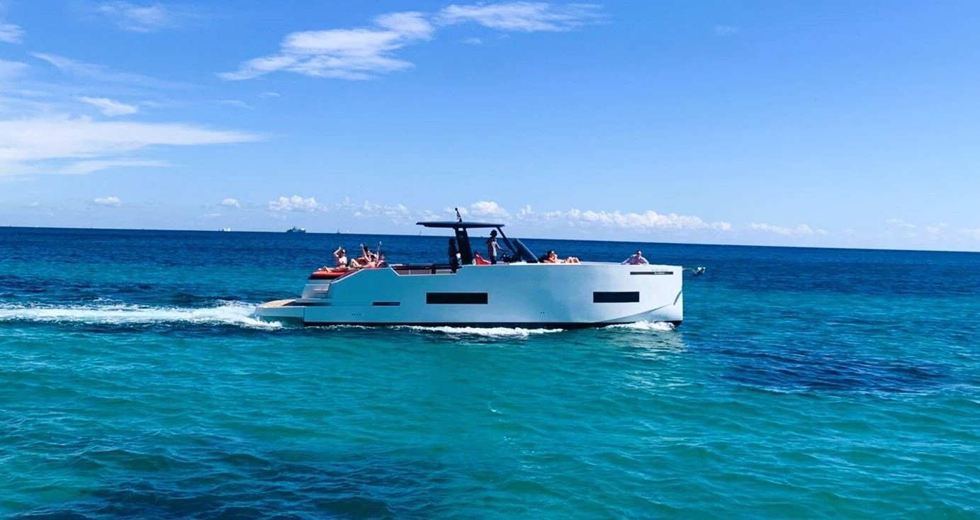 DeAntonioYachts_D50 LA PERLA Charter ibiza www.deantonioyachtsibiza
