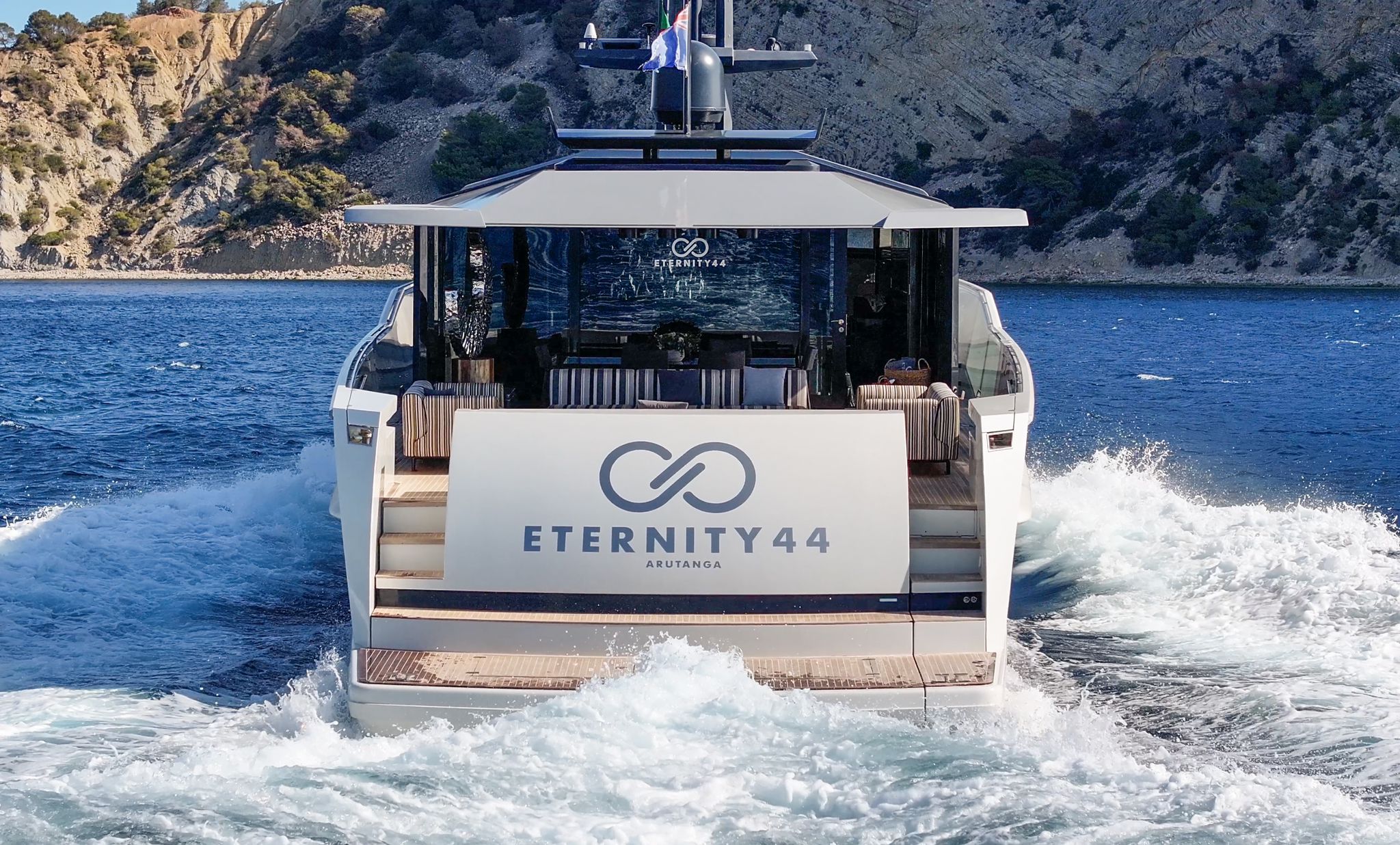 arcadia 85 eternity 44 casco a